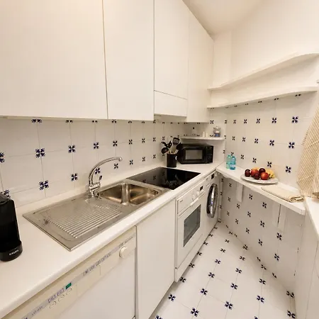 Affascinante Fronte Mare - Seafront - Wi-fi, Access & Parking Apartment *