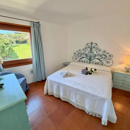 Apartment Affascinante Fronte Mare - Seafront - Wi-fi, Access & Parking *