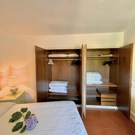 Apartment Affascinante Fronte Mare - Seafront - Wi-fi, Access & Parking *