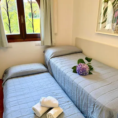 Apartment Affascinante Fronte Mare - Seafront - Wi-fi, Access & Parking *
